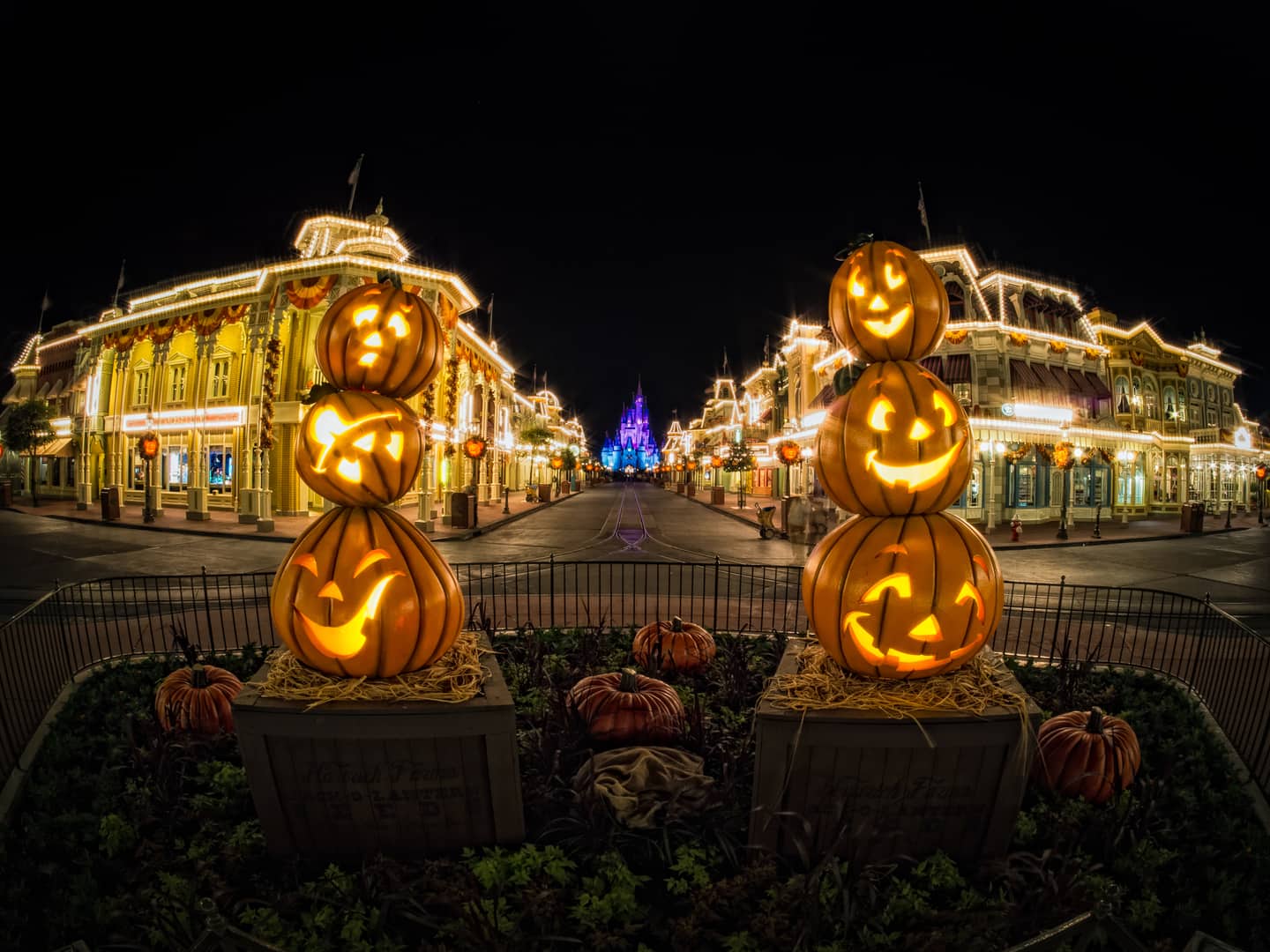 Halloween Bret Kiger Mickey´s Very Merry Chistmas Party