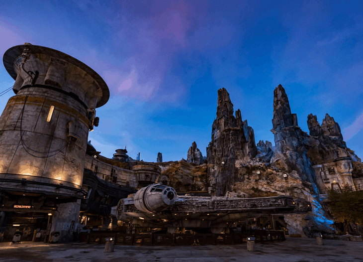 Galaxys-Edge-Star-Wars-nocturno Galaxys-Edge-Star-Wars-nocturno