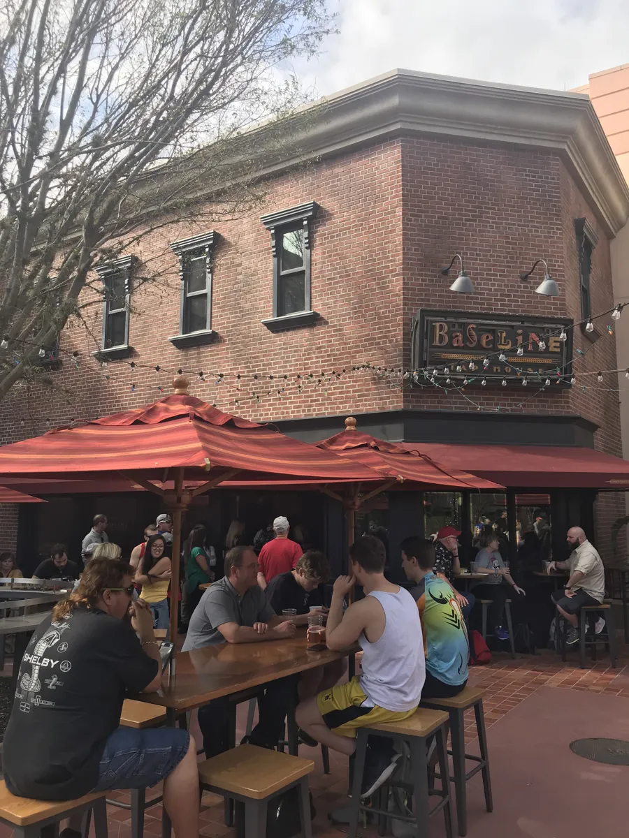 Baseline Tap House en Grand Avenue, Hollywood Studios