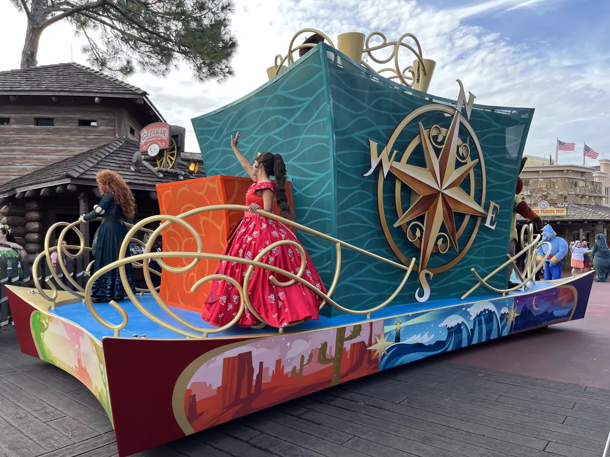 Carroza del Disney Adventure Friends Cavalcade en Magic Kingdom