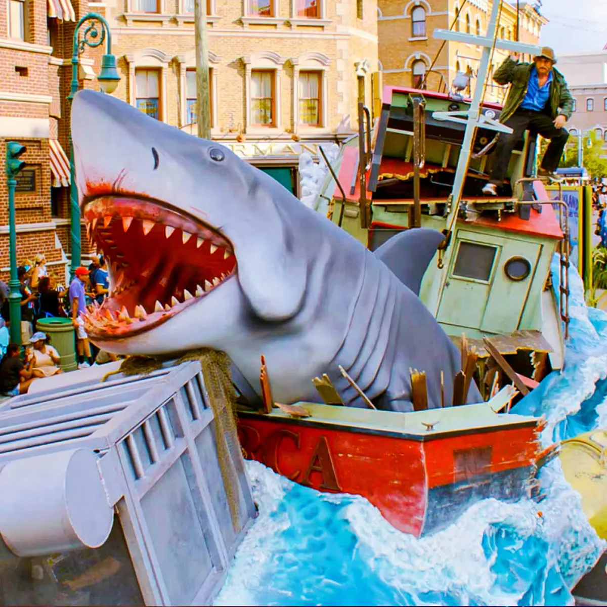 Carroza de Tiburón en Universal Mega Movie Parade en Universal Studios, Universal Orlando
