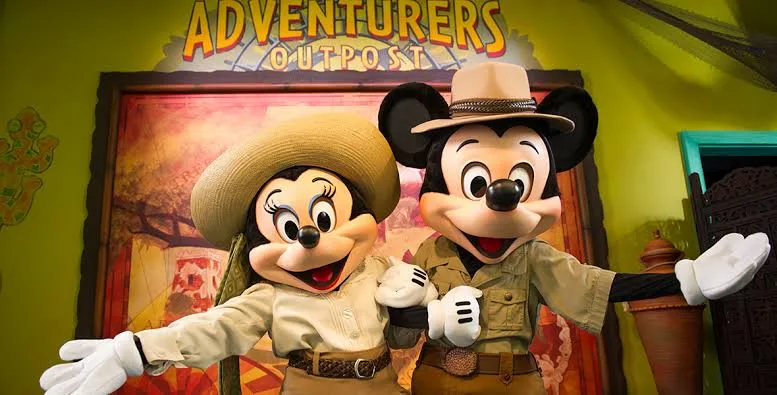 Mickey y Minnie en Adventurers Outpost en Animal Kingdom, Walt Disney World