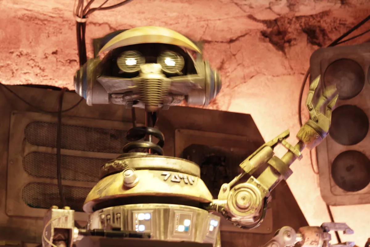 DJ R-3X en Oga’s Cantina