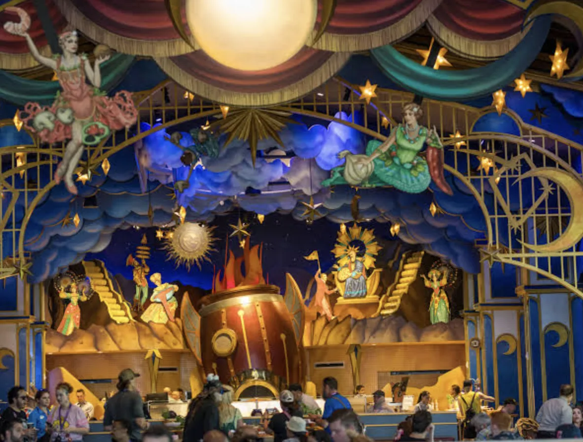 Restaurante Pizza Moon en Celestial Park en Epic Universe, Universal Orlando