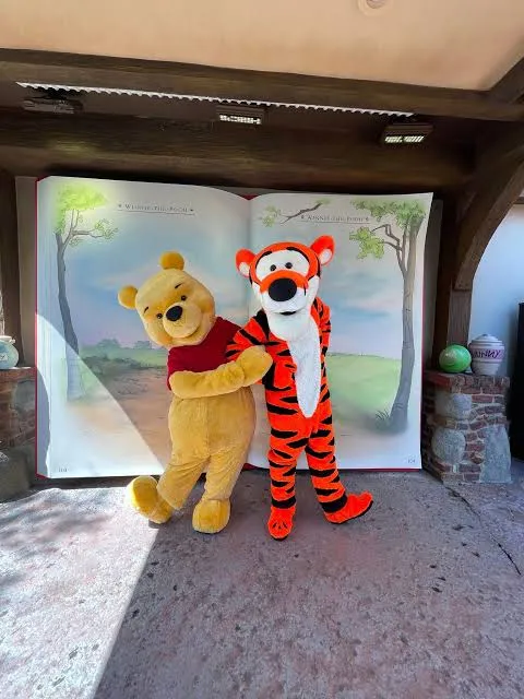 Winnie the Pooh y Tigger en su encuentro de Fantasyland, Magic Kingdom