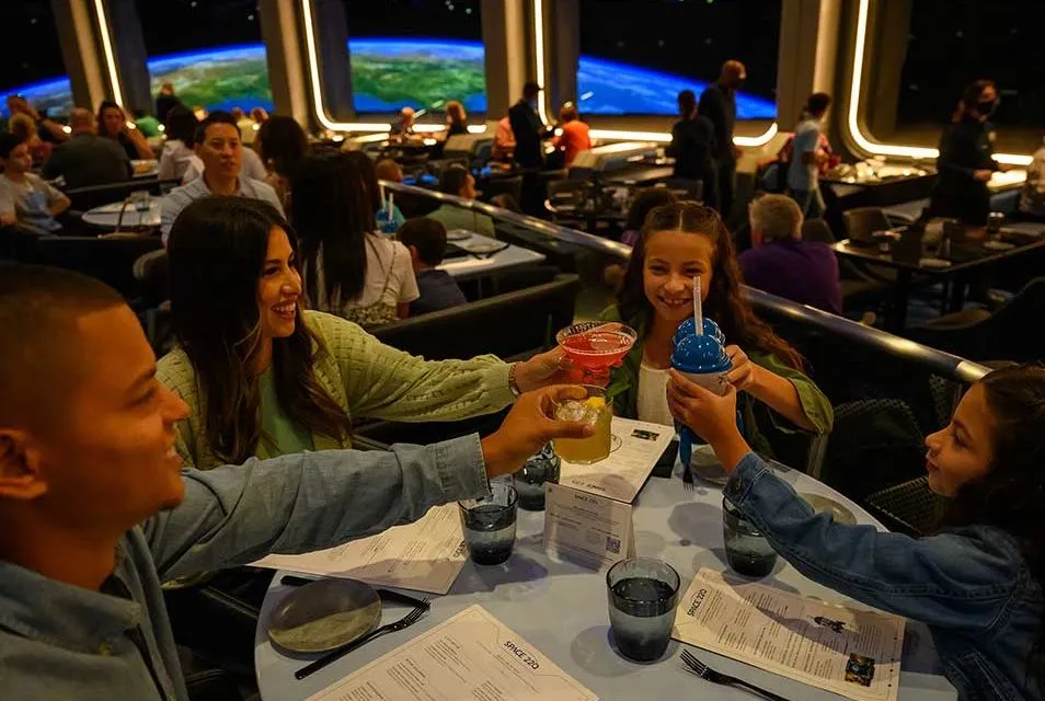 Space 220 en World Discovery en EPCOT, Walt Disney World