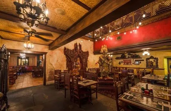 Salón de Yak & Yeti Restaurant en Animal Kingdom, Walt Disney World